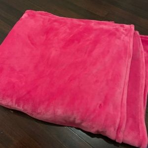 Kate Spade Velvet Soft Fleece in Pink King Size